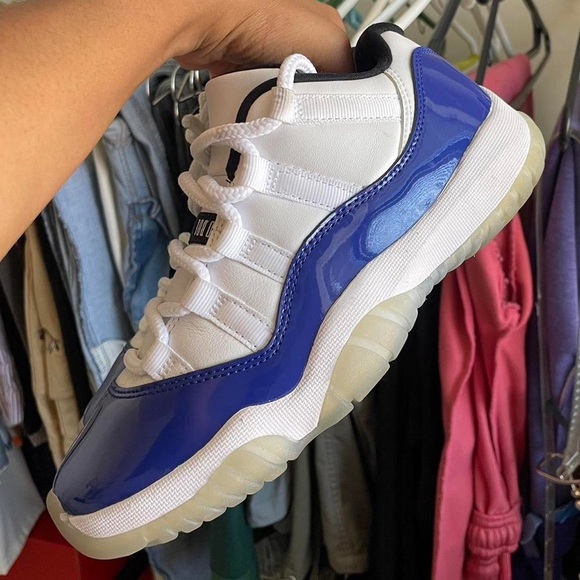Air Jordan 11 Retro Low ❄️ - Picture 4 of 4